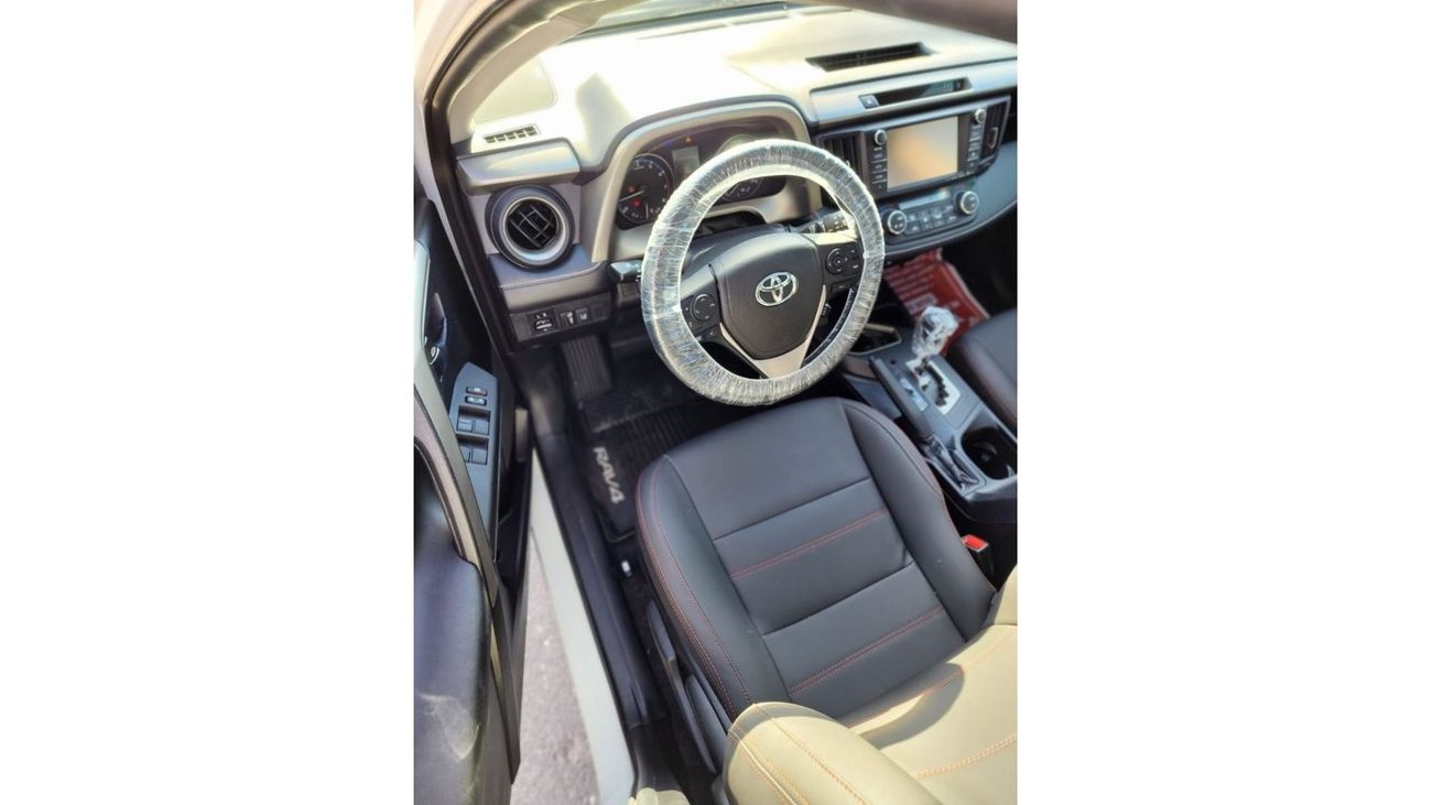 Toyota RAV4 EX TOYOTA RAV4 XLE 2017 FULL OPTION