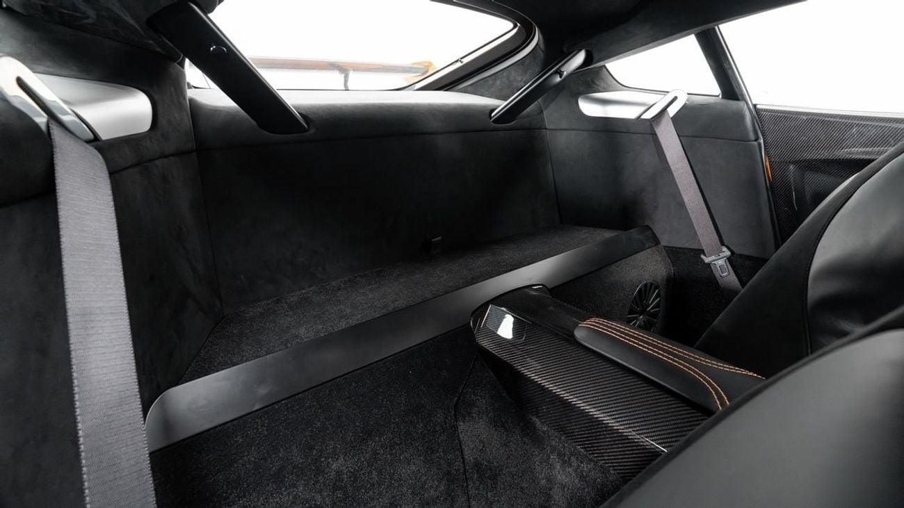 أستون مارتن فانتيج GT12