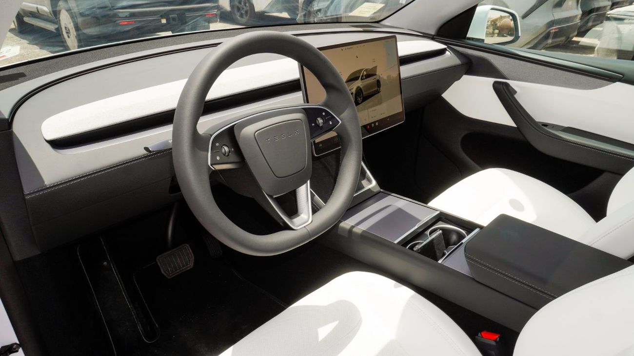 تسلا موديل Y Tesla Model Y Long Range Version/20 Inches AWD .Export Price.