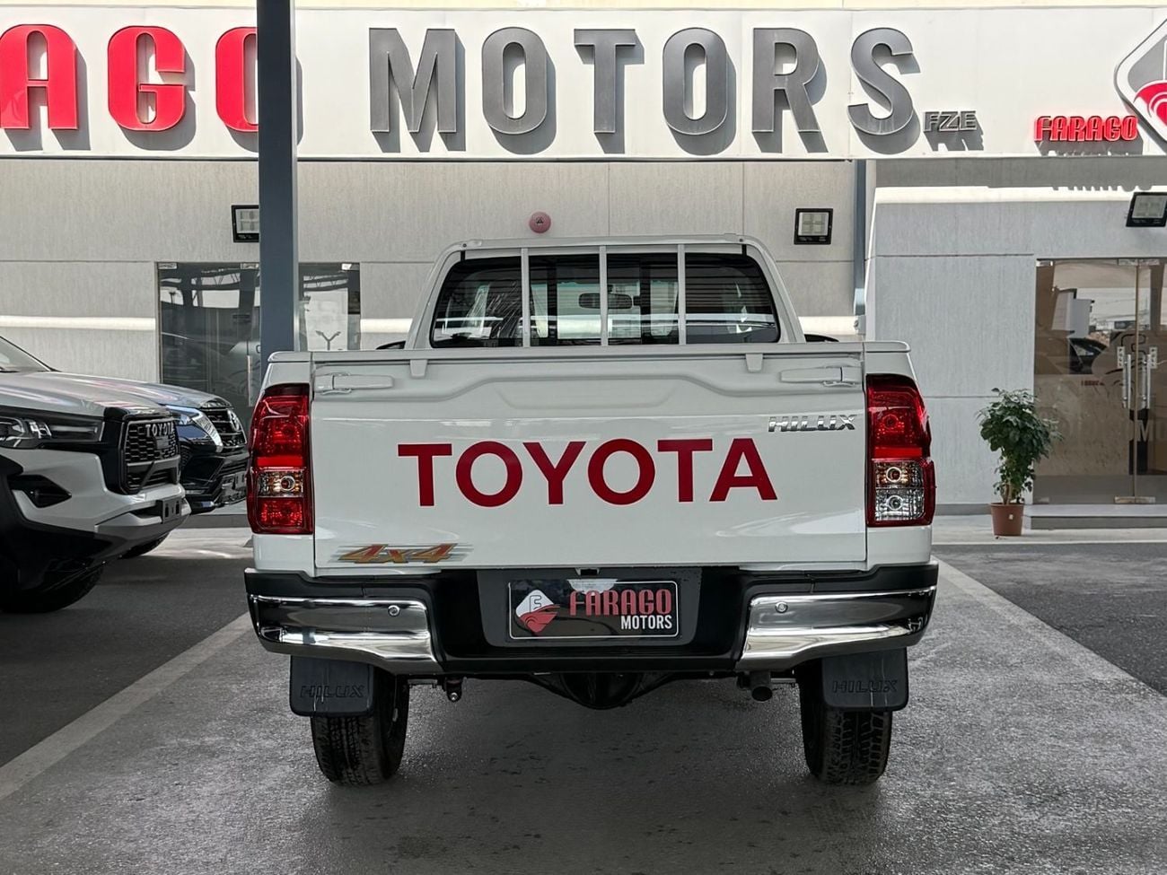 Toyota Hilux 2026 TOYOTA HILUX 2.7 SINGLE CABIN 4X4 **EXPORT ONLY**التصدير فقط خارج الخليج**