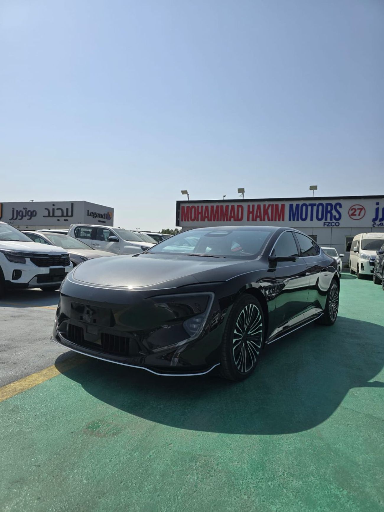 أفاتر 12 GT AWD