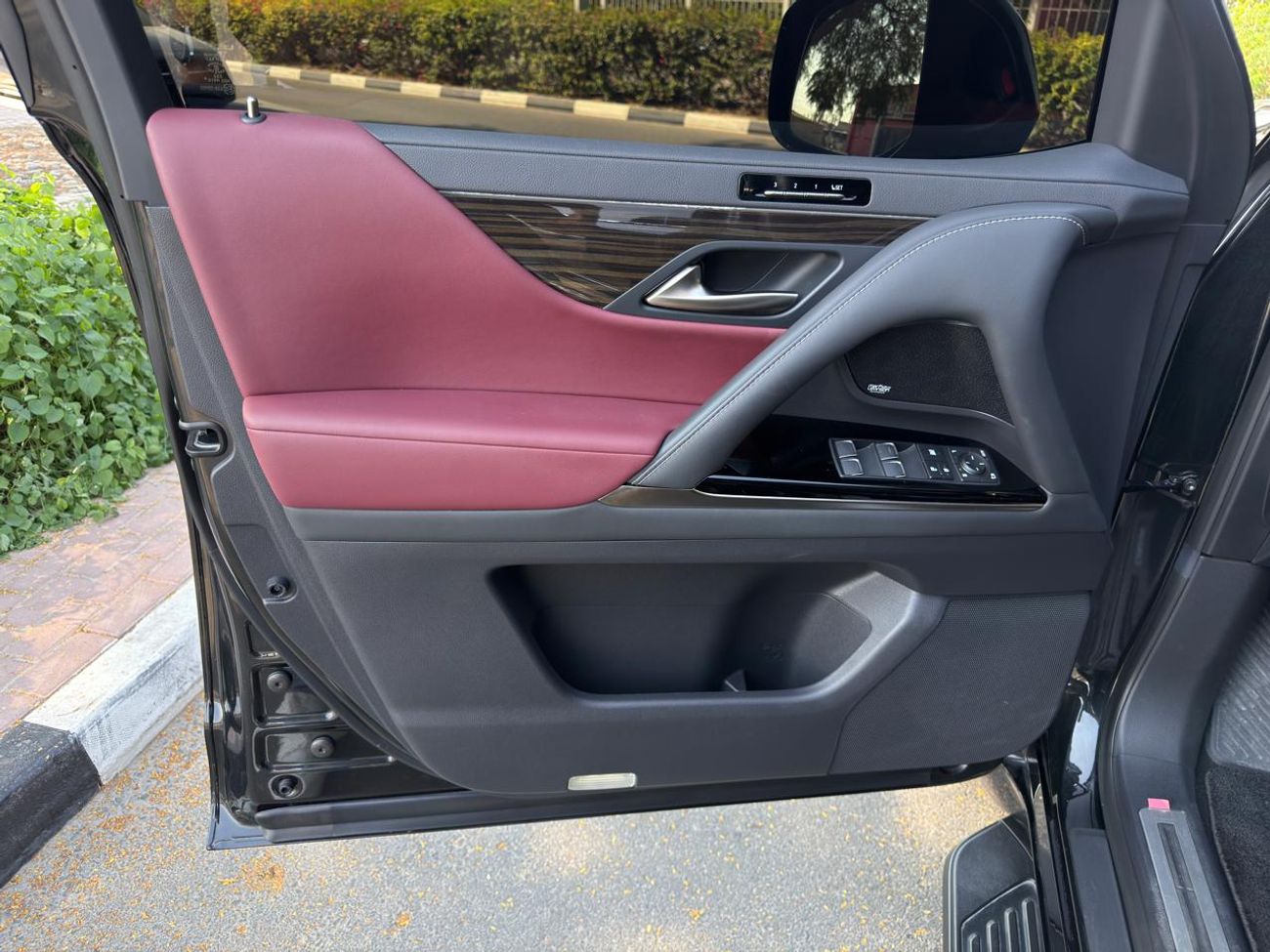 لكزس LX 600 Signature 3.5L ( CYL)