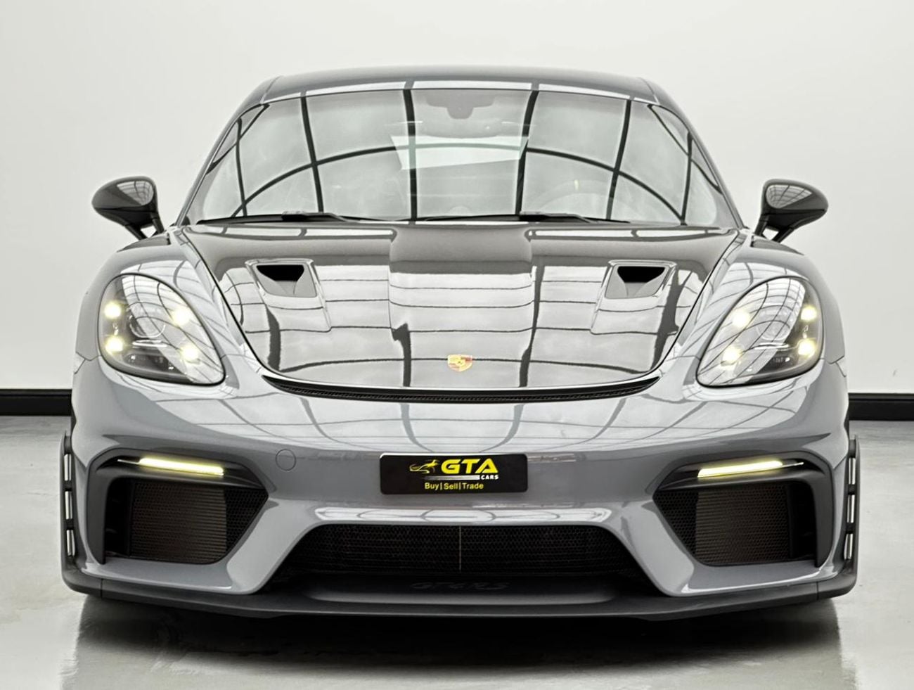 بورش كايمان 718 GT4 RS 2025 Porsche 718 Cayman GT4 RS Weissach Package, Feb/2027 Porsche Warranty, Excellent Condition, GCC