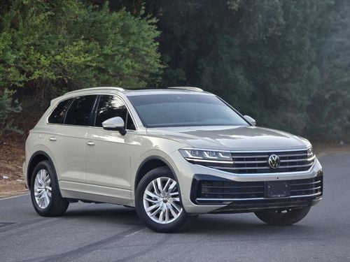 Volkswagen Touareg Comfortline 3.0L VOLKSWAGEN TOUAREG 2024 GCC // UNDER WARRNTY // LOW MILEAGE // PERFECT CONDITION
