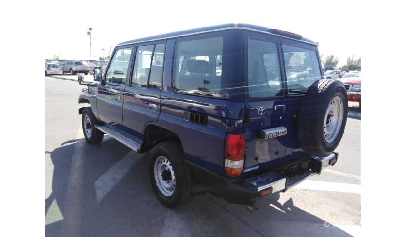 Toyota Land Cruiser Hard Top Toyota land cruiser  2001 blue