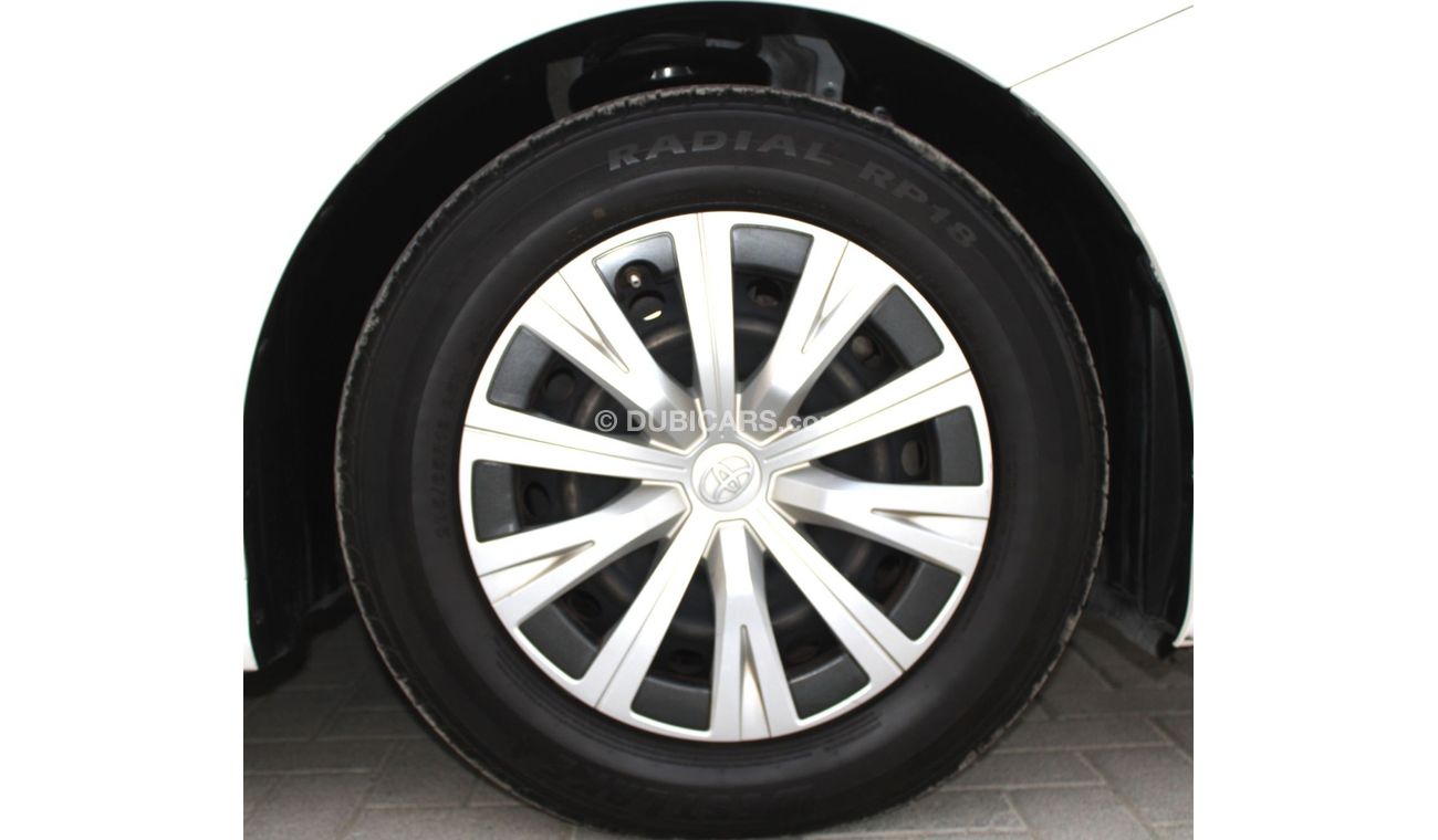 Toyota Camry S Toyota camry 2019 white excellent condition without accident