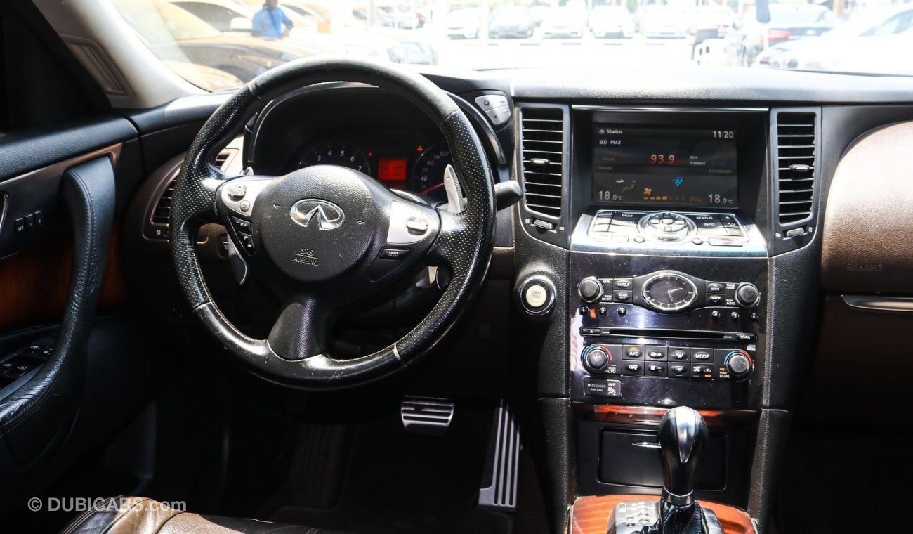 Infiniti FX35