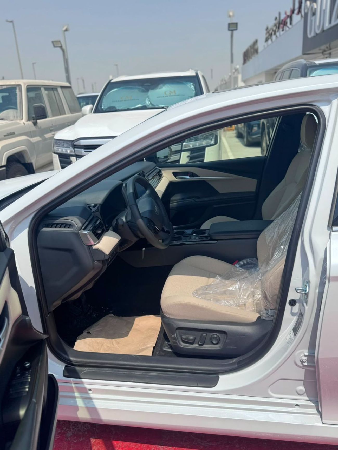 Toyota Camry GLE HEV