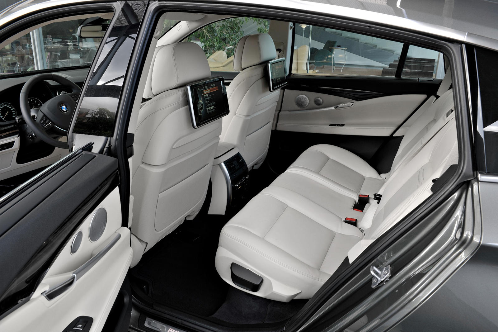 BMW 520 Gran Turismo interior - Seats
