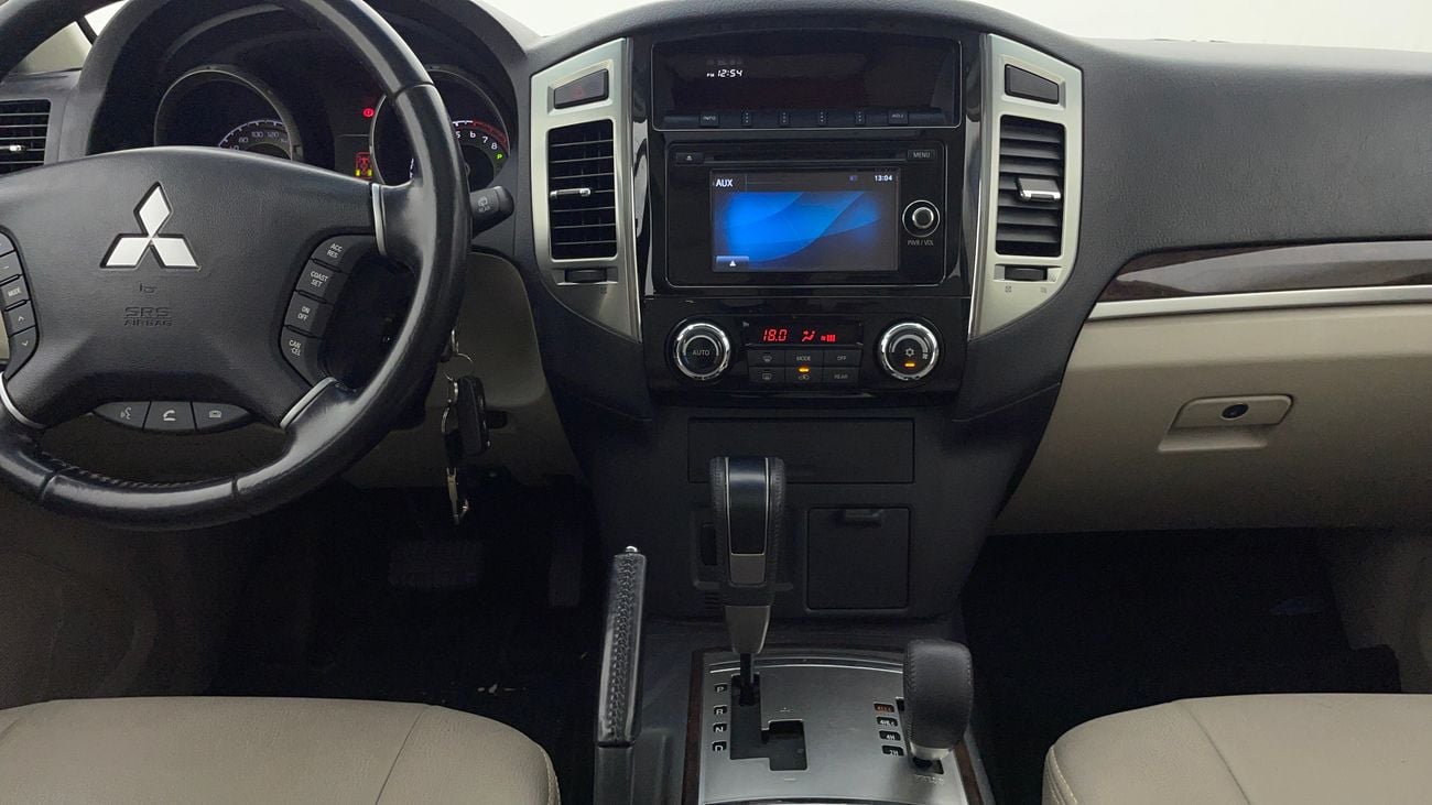 ميتسوبيشي باجيرو GLS MIDLINE 3 | بدون دفعة مقدمة | اختبار القيادة في المنزل