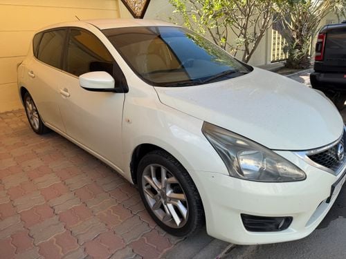 Nissan Tiida SV