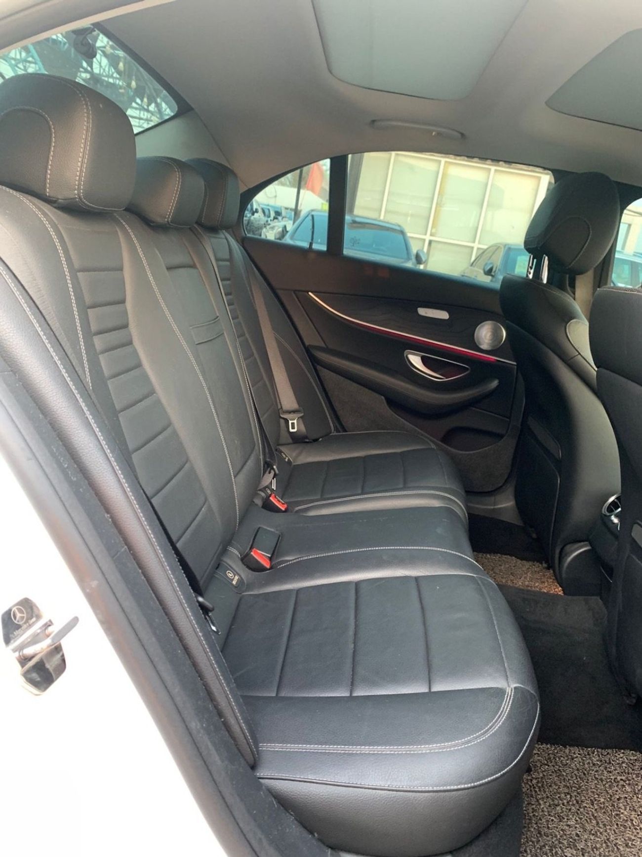 مرسيدس بنز E300 Mercedes-Benz E300 4Matic panorama V4 2.0L Model 2017 Price:90.000AED  Mileage:140.000 Km  Specifica