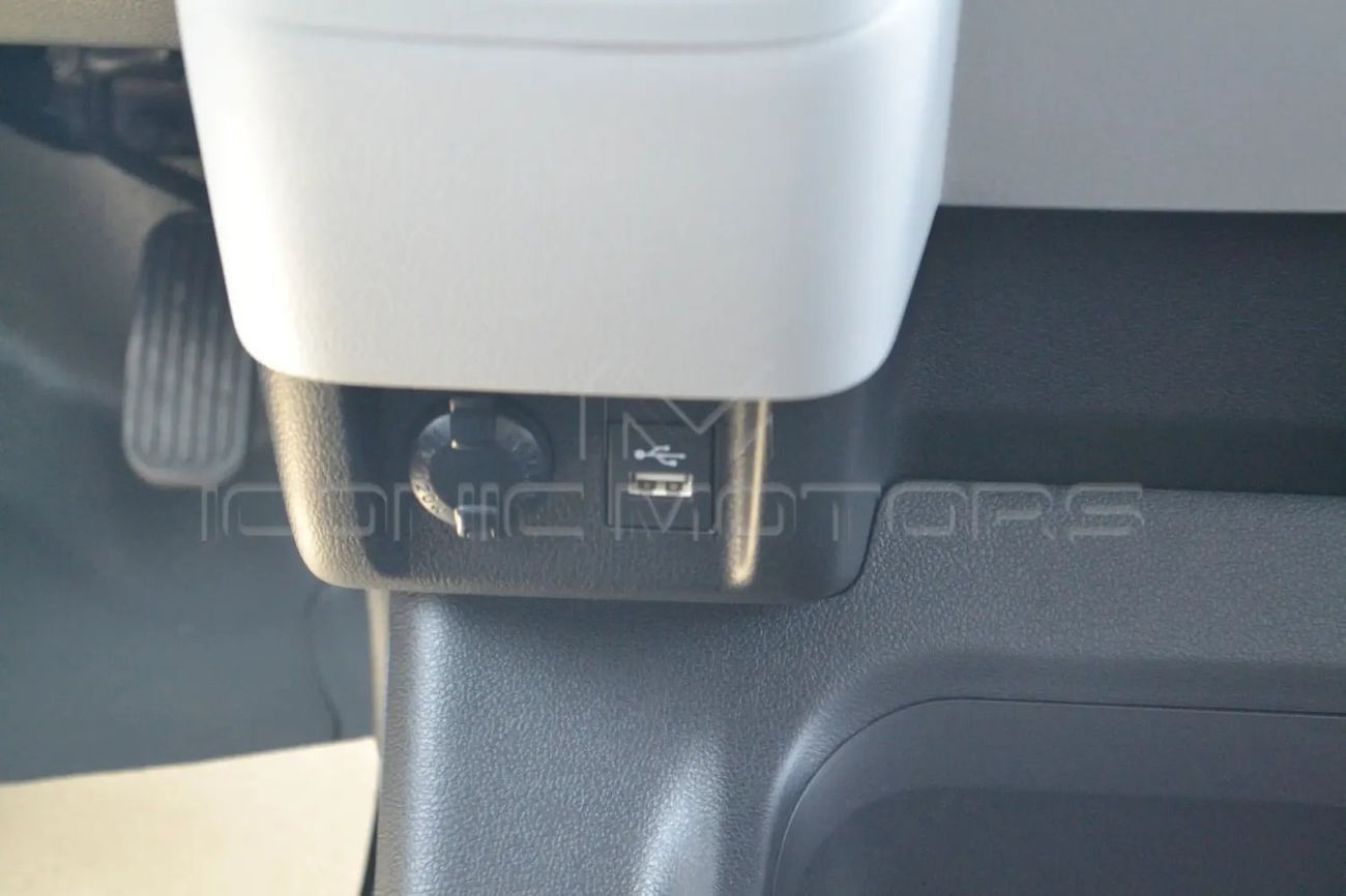 تويوتا هاياس 3.5L PETROL MANUAL HIGH ROOF 13- SEATER PASSENGER