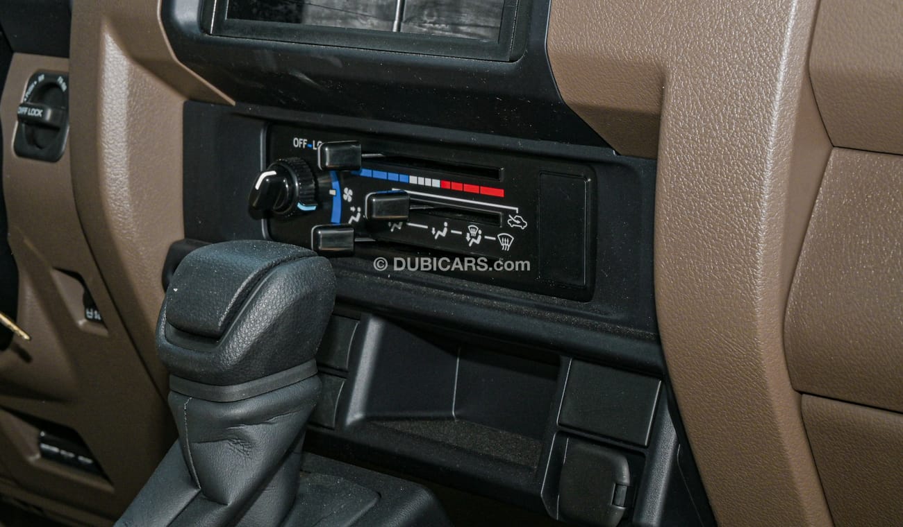 Toyota Land Cruiser Pick Up LC79 SC 4.0L AT YM 2024