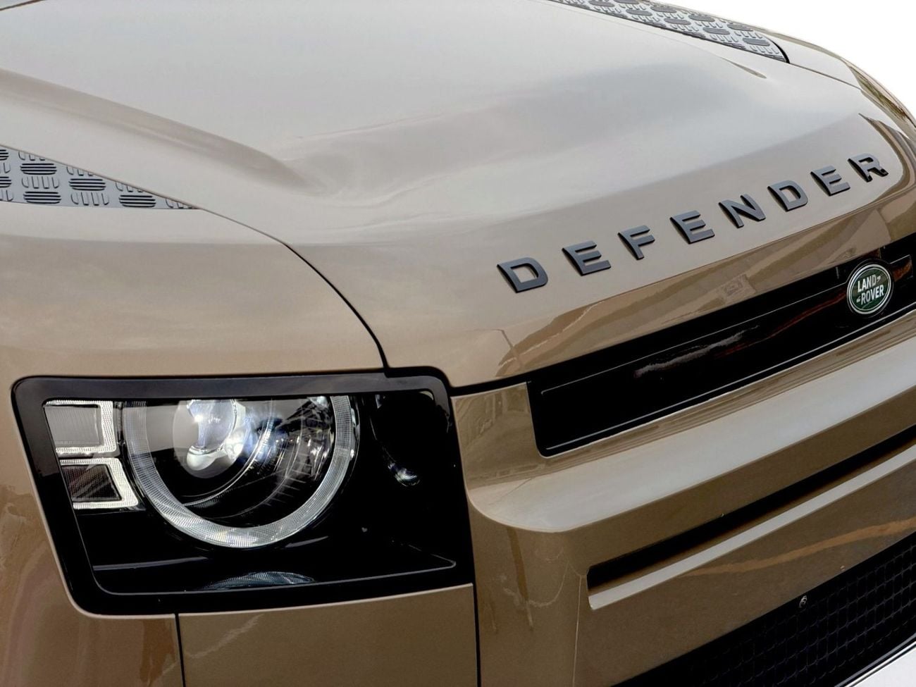 لاند روفر ديفندر 110 HSE X-DYNAMIC AGENCY WARRANTY & SERVICE CONTRACT UNTIL 2030  | LAND ROVER DEFENDER 110 HSE X-DYNAMIC | GCC SPECS