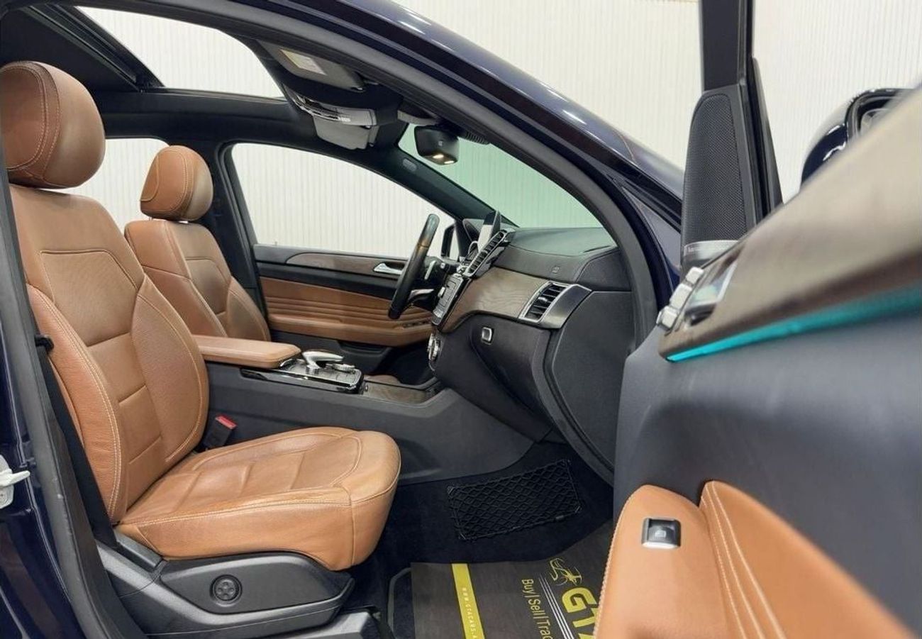 مرسيدس بنز GLE 43 AMG Std 3.0L 2018 Mercedes-Benz GLE 43 AMG, 1 Year Warranty, Full Service History, GCC