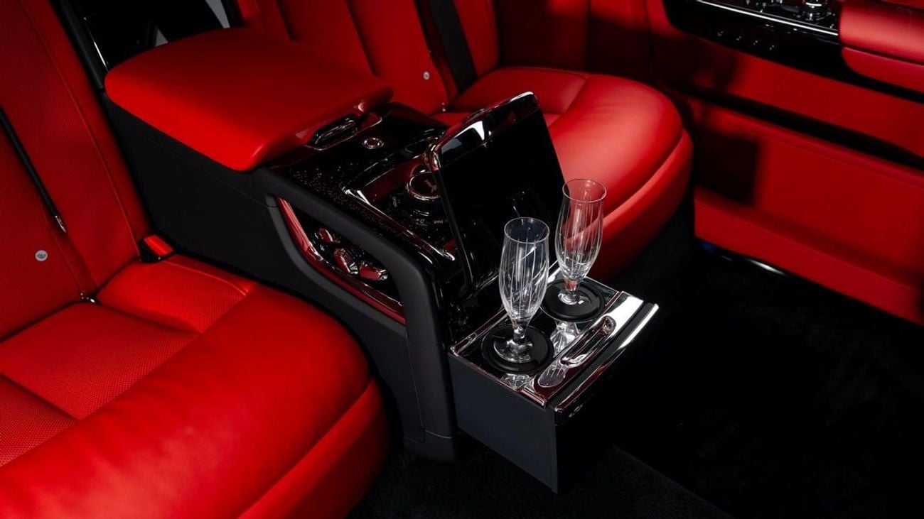 Rolls-Royce Phantom EWB 2024 - Under Warranty and Service Contract