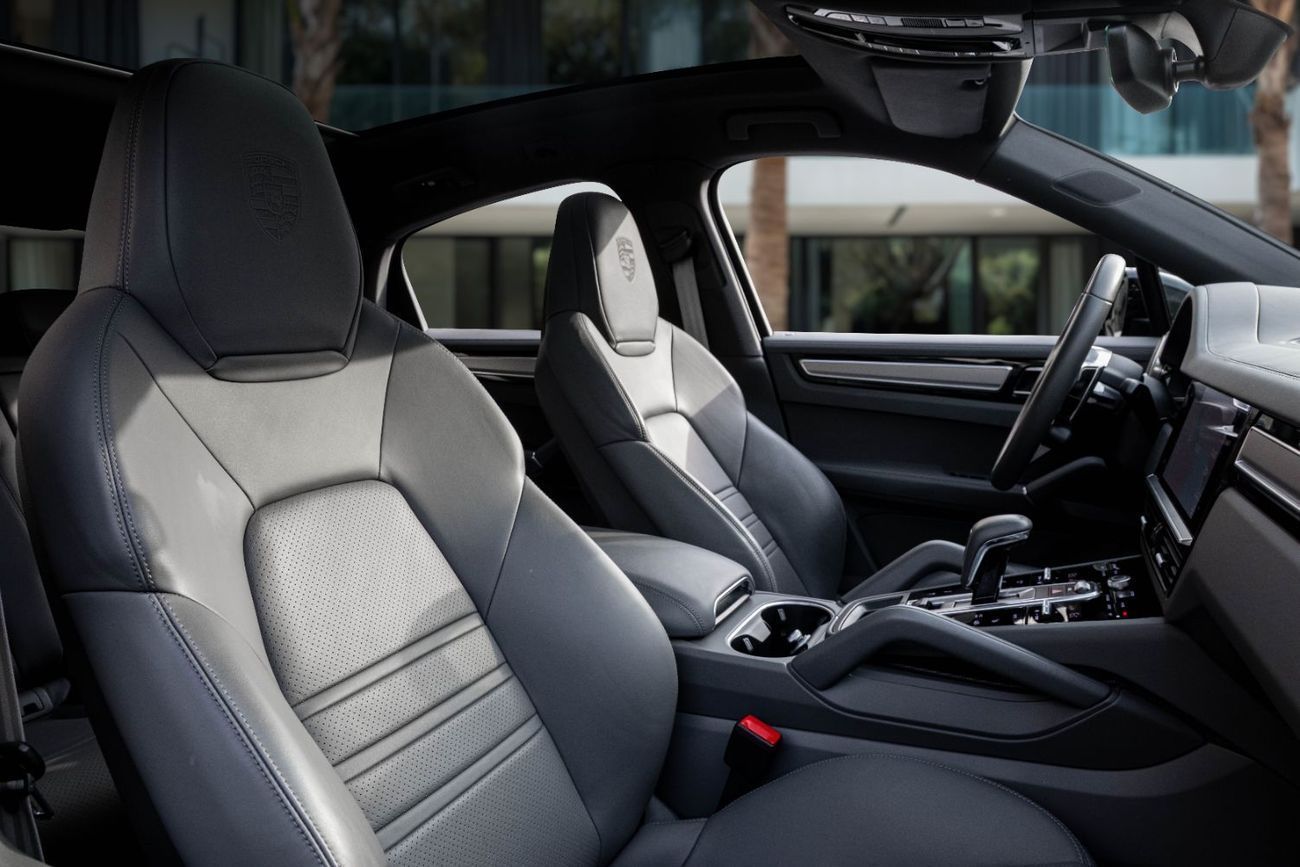 Porsche Cayenne Coupe E-Hybrid | 5,092 P.M | 0% Downpayment | Like New!