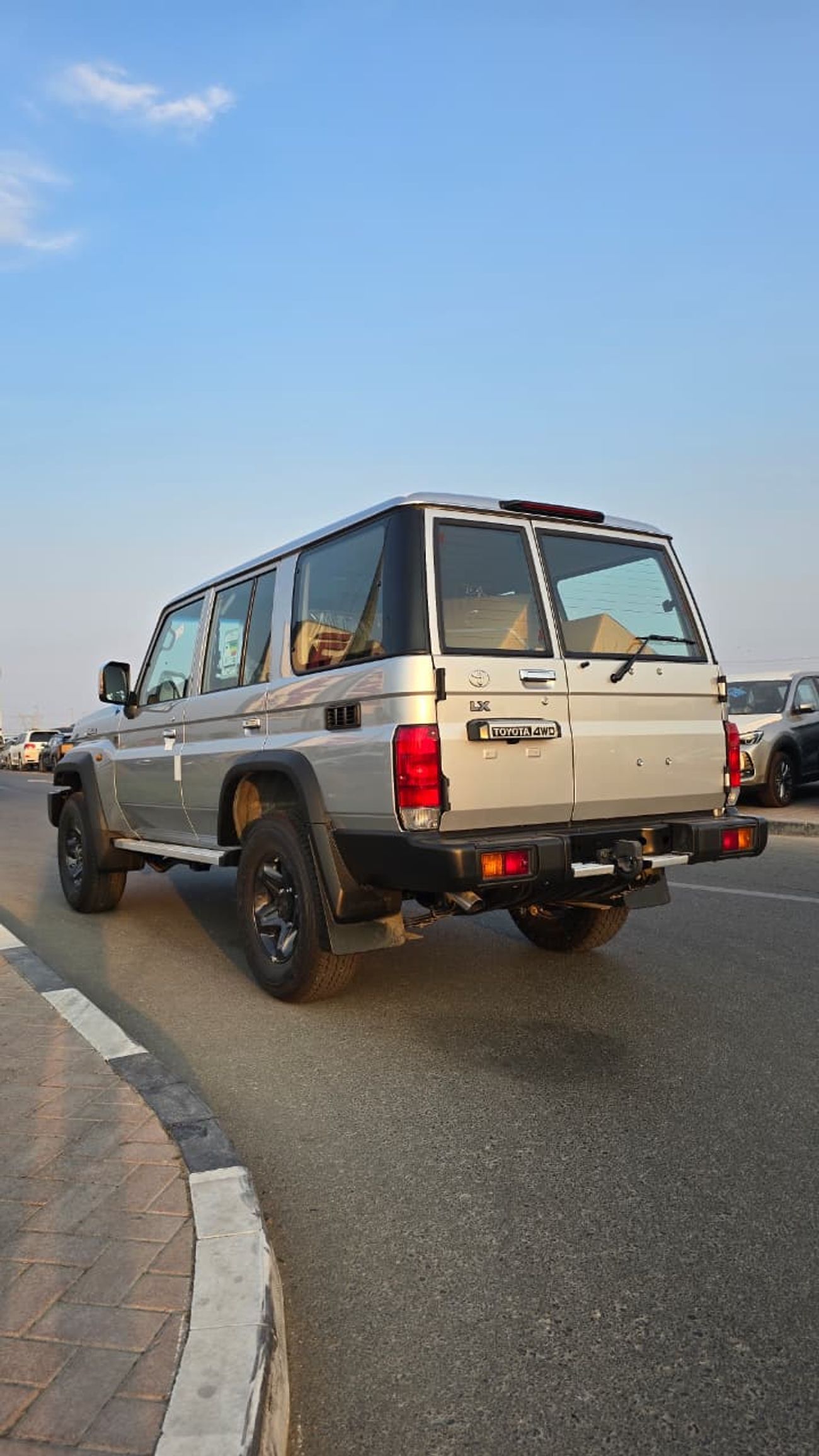 تويوتا لاند كروزر بيك آب TOYOTA LAND CRUISER (70 SERIES) (GDJ76) 2.8L SUV 4WD 5Doors