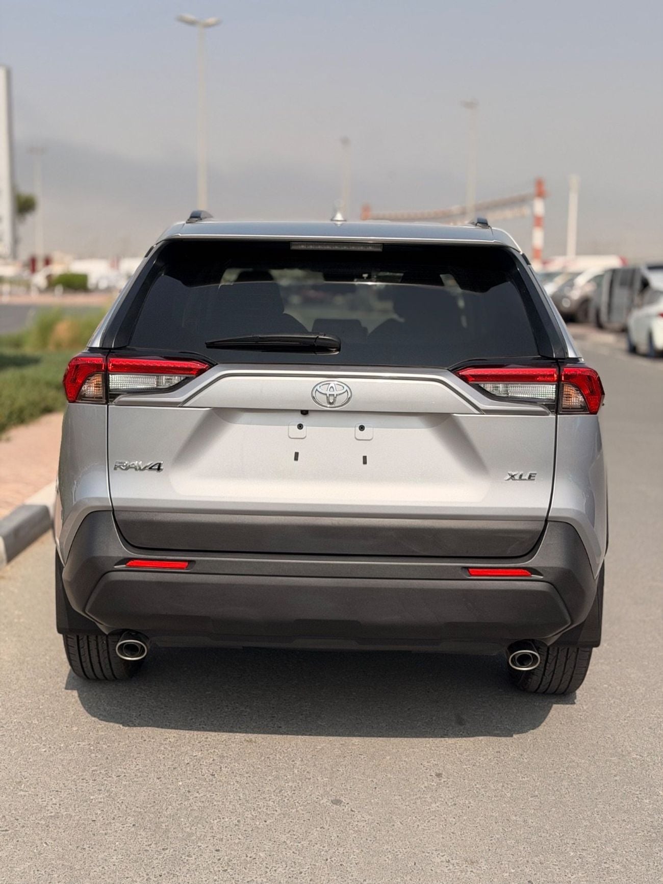 تويوتا راف ٤ XLE 2.5 L push start 2025