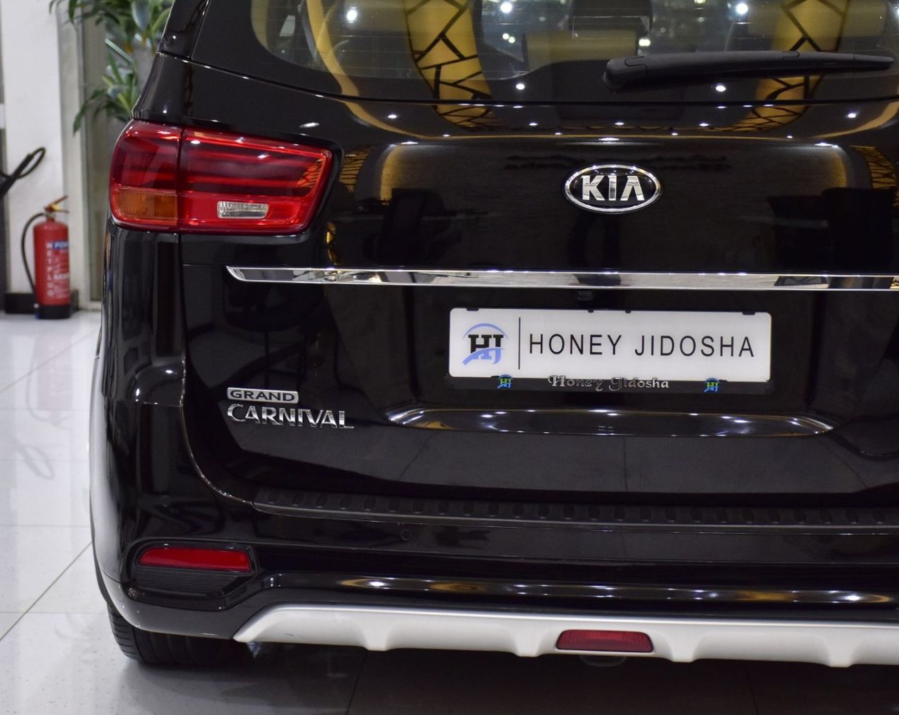 Kia Grand Carnival EXCELLENT DEAL for our KIA Grand Carnival ( 2019 Model ) in Black Color GCC Specs