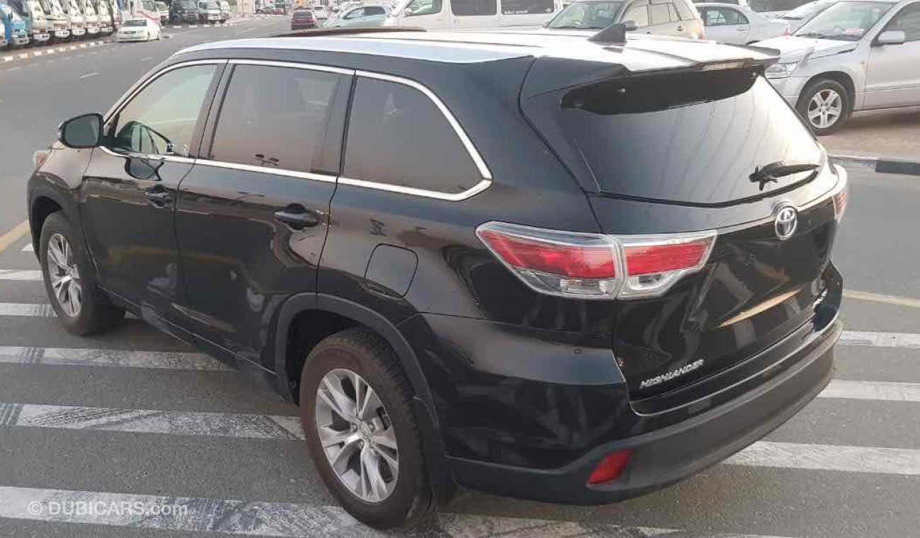 Toyota Highlander fresh and imported and very clean inside out and ready to drive