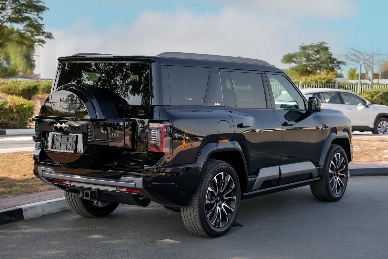 بي واي دي ليوبارد 8 2025 Leopard 8  NEW Flagship 5-seates AWD Black in White 0Km