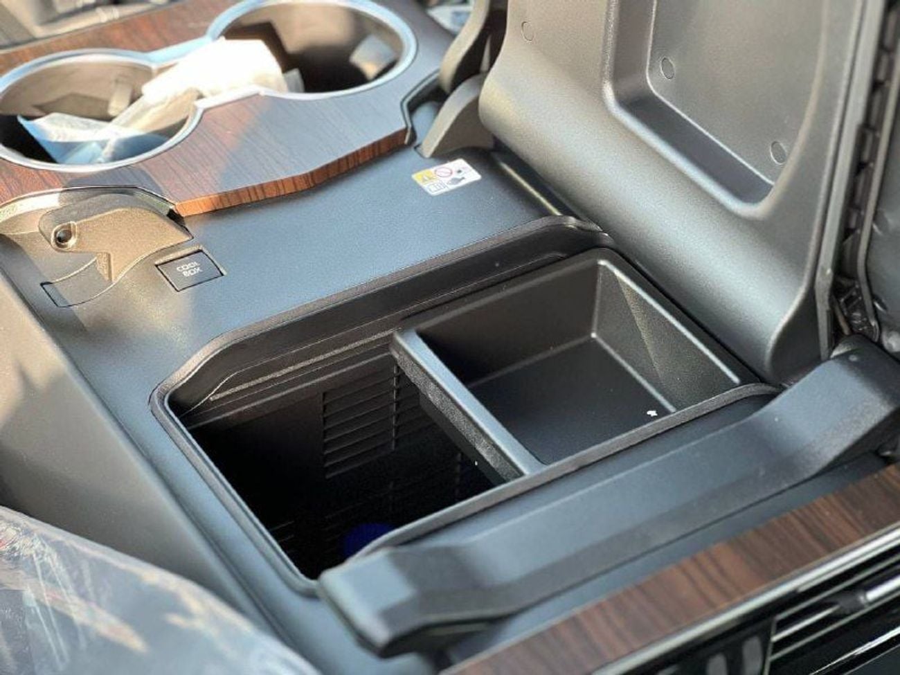 تويوتا لاند كروزر GXR 4.0L PTR A/T // 2026 // HIGH OPTION WITH POWER & LEATHER SEATS , COOLING SEATS , SUNROOF // SPEC