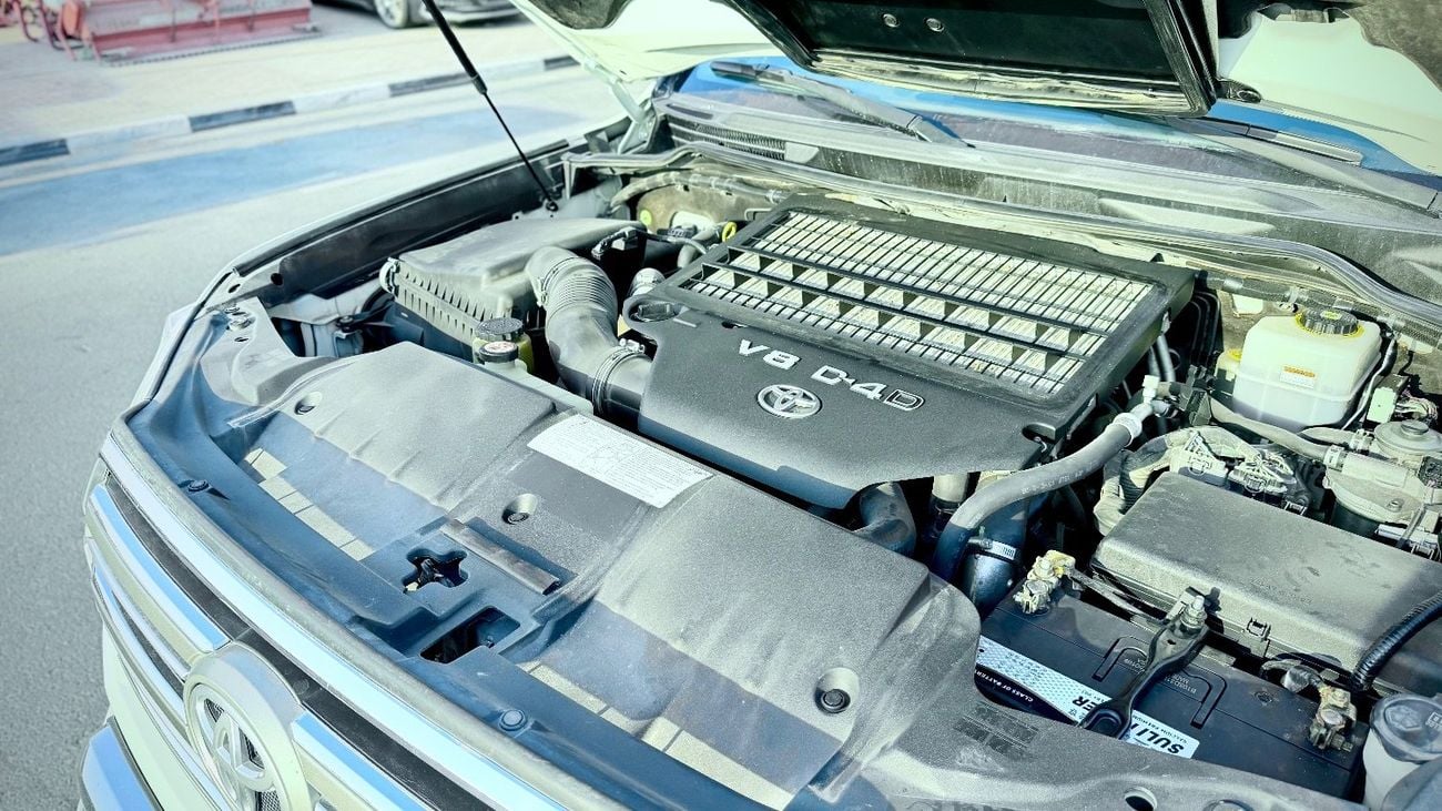 تويوتا لاند كروزر 