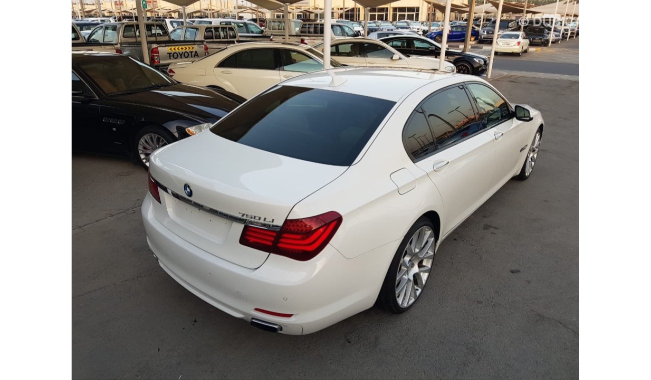 BMW 750Li model 2009 GCC full service full option bno need any maintenance