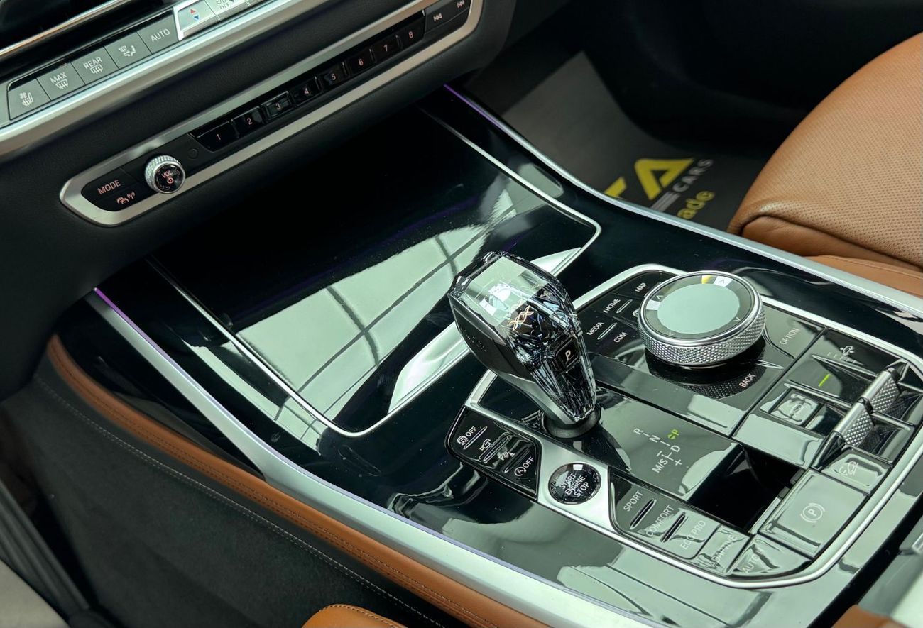 BMW X7 XDrive40i 3.0L 2019 BMW X7 xDrive40i X Offroad Pack, 1 Year Warranty, BMW Agency FSH, GCC