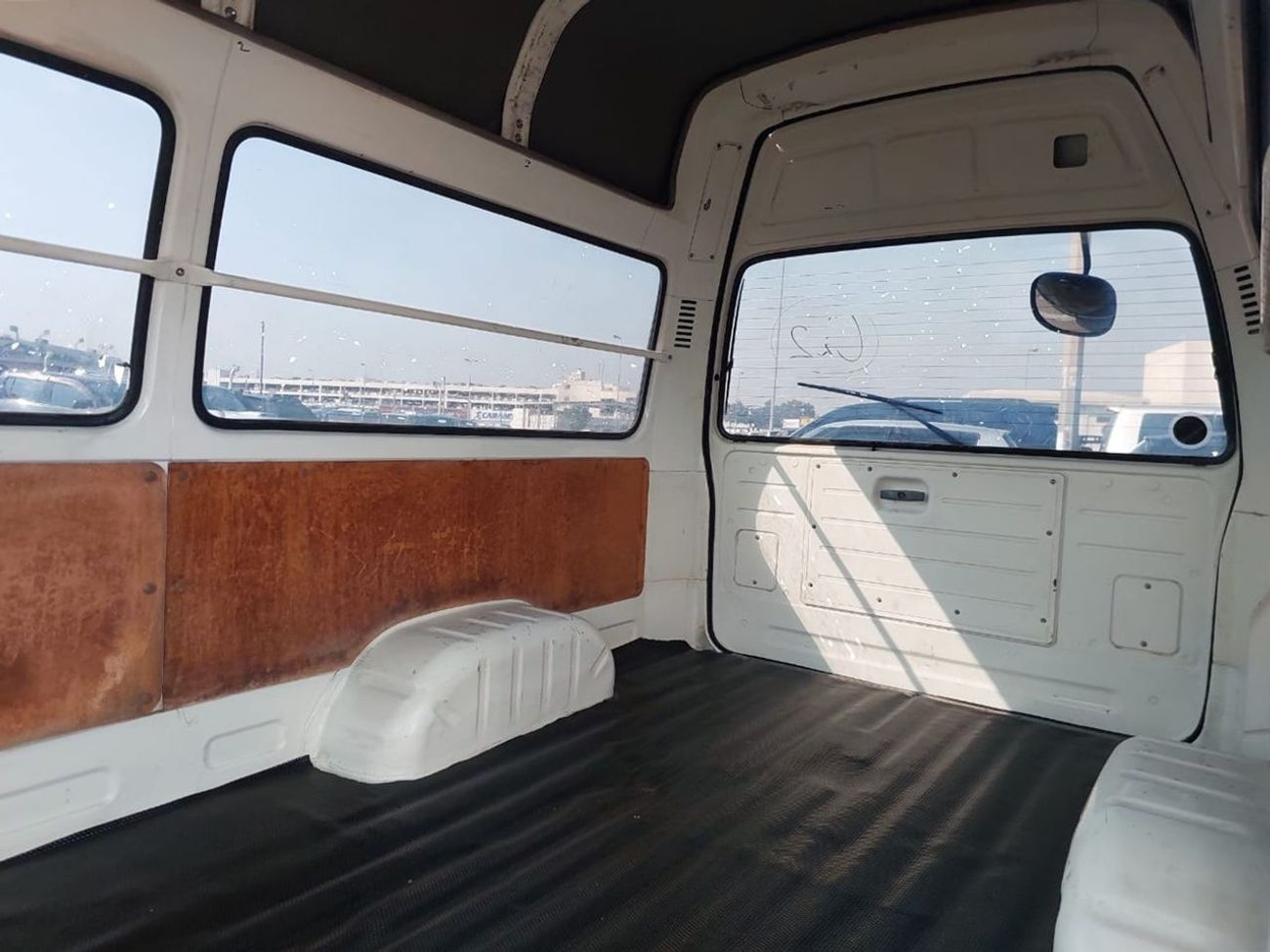 Toyota Hiace TOYOTA HIACE VAN RHD 2002 MODEL 2.0 L PETROL MANUAL(PM05893)