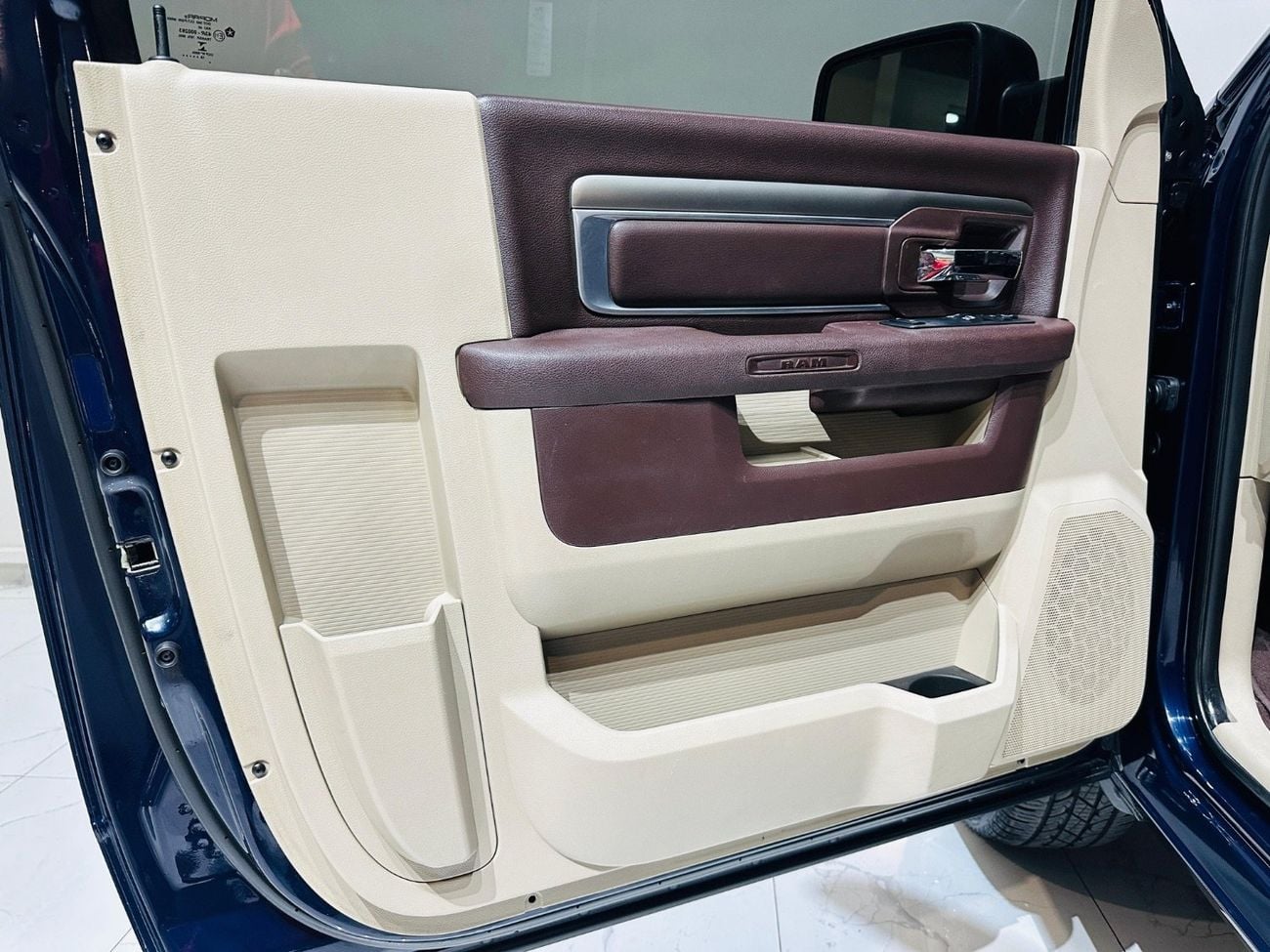 رام 1500 Classic 5.7L Single Cab Utility (2 Seater)