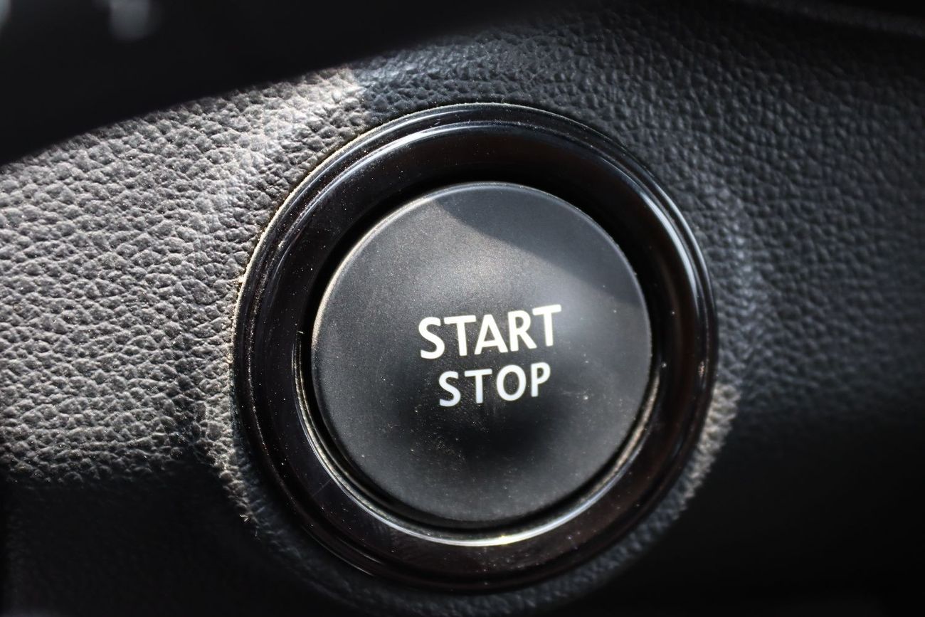 رينو كوليوس LE خالية من الحوادث - خليجي - فل اوبشن - السيارة بحالة ممتازة من الداخل والخارج