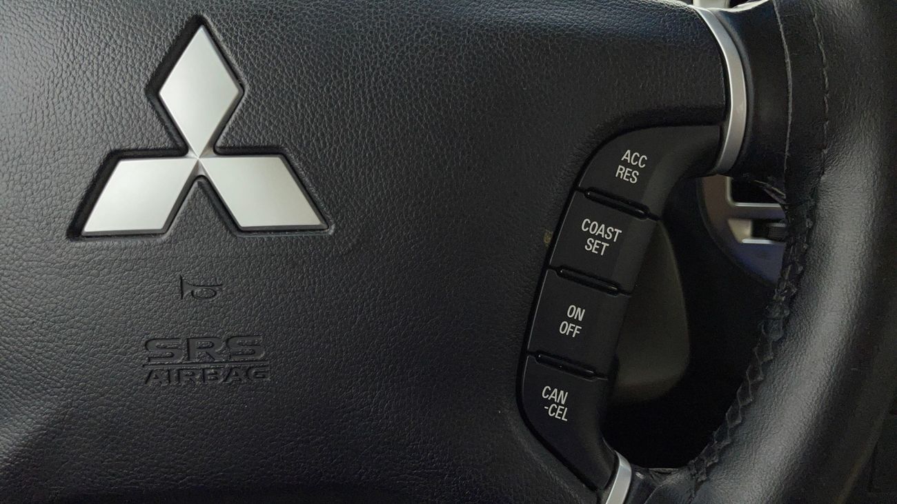 ميتسوبيشي باجيرو GLS MID 3.5 | بدون دفعة مقدمة | اختبار القيادة في المنزل