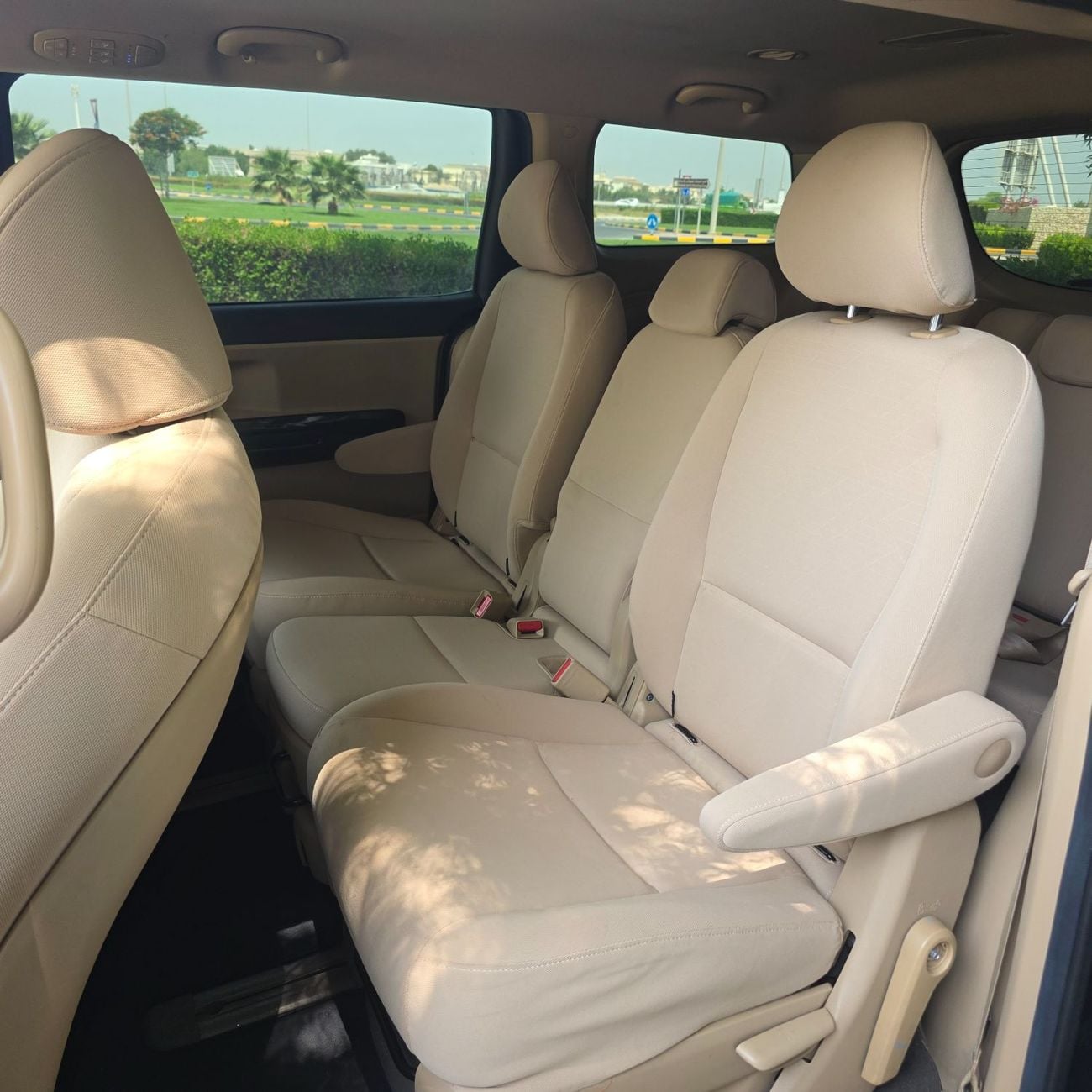 Kia Carnival EX
