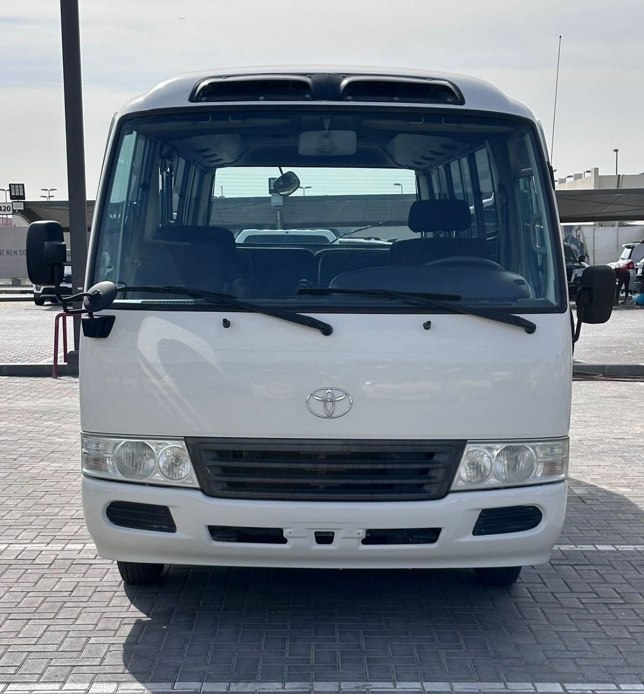 تويوتا كوستر Manual - Diesel - Bus - Rear Wheel Drive - 26 Seats - 2 Door
