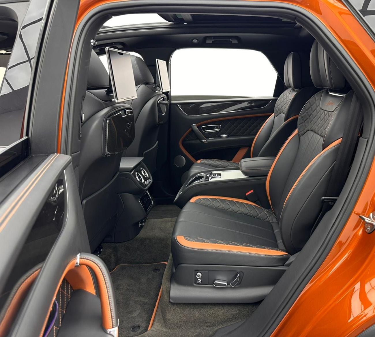 بنتلي بينتايجا 2020 Bentley Bentayga W12 Speed Mulliner Edition, 1 Year Warranty Unlimited KM, Full Service History