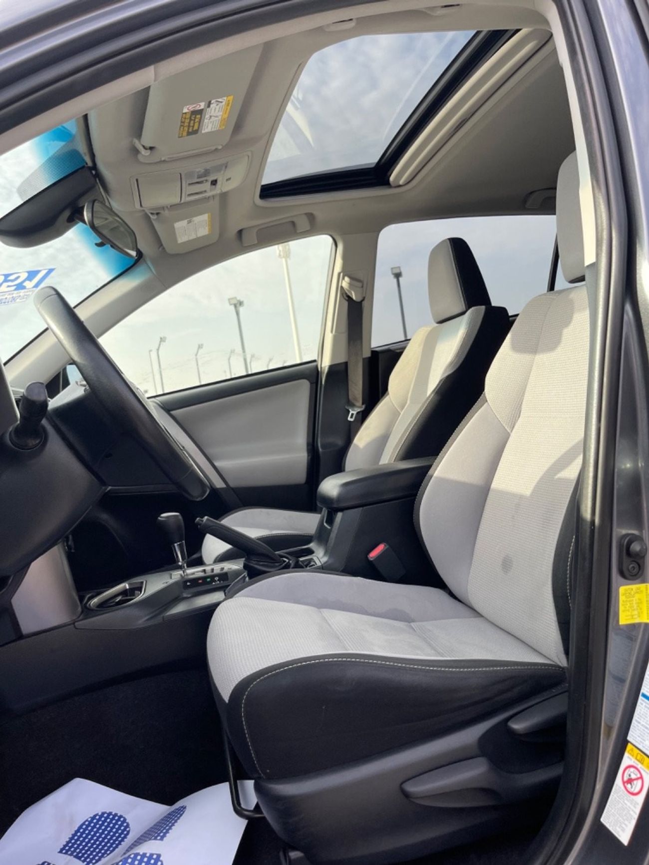 Toyota RAV4 VXR 2017 TOYOTA RAV4 XLE HYBRID 4x4 FULL OPTIONS IMPORTED FROM USA