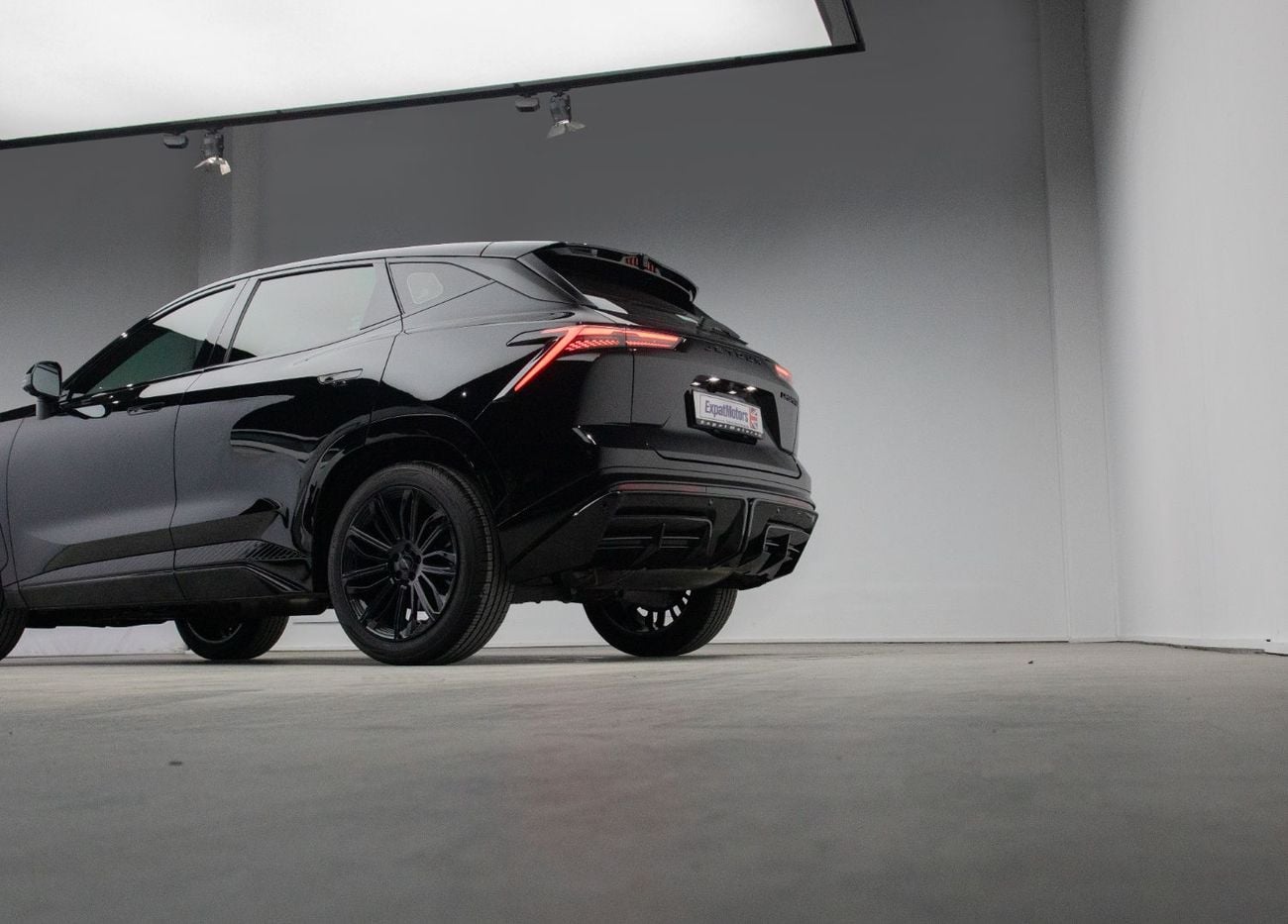 Jetour Dashing Luxury Black Edition