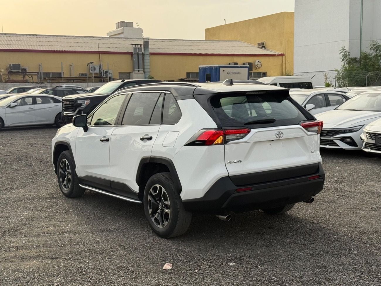 تويوتا راف ٤ XLE 2.5L