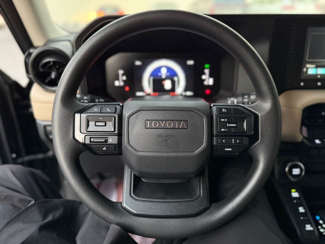 تويوتا برادو Adventure Dual Tone 2.4T