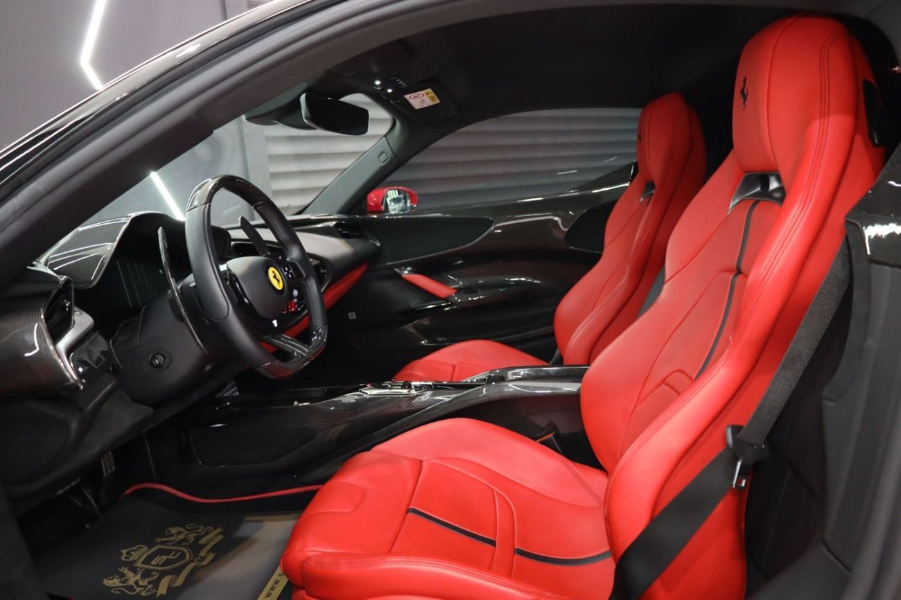 فيراري SF90 ستراديل Asseto Fiorano Package, Carbon Ext/Int, JBL Audio, Al Tayer Warranty + Service!!