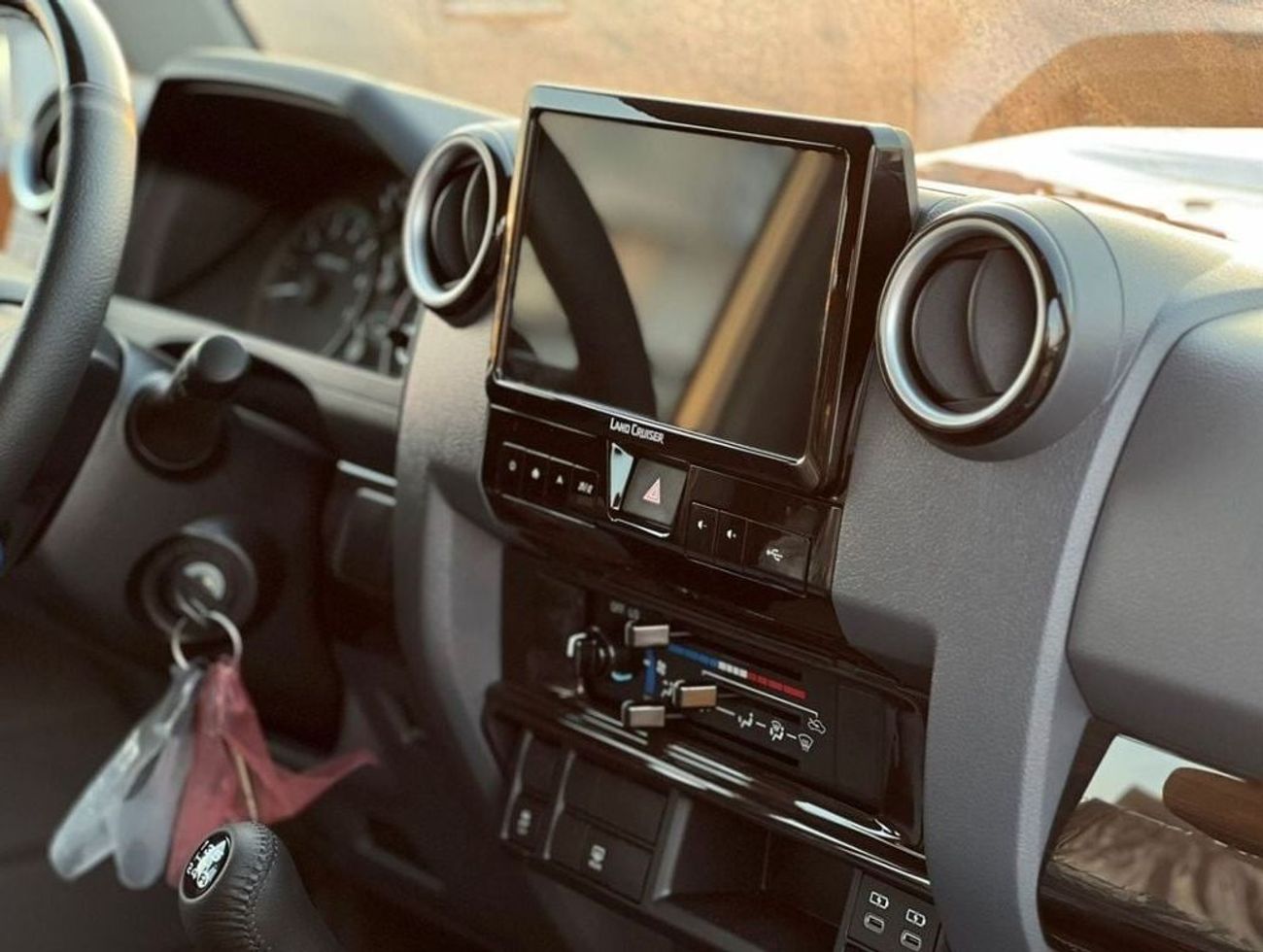 تويوتا لاند كروزر 70 TOYOTA LAND CRUISER (70 SERIES) (GRJ76) 4.0L SUV 4WD 2025