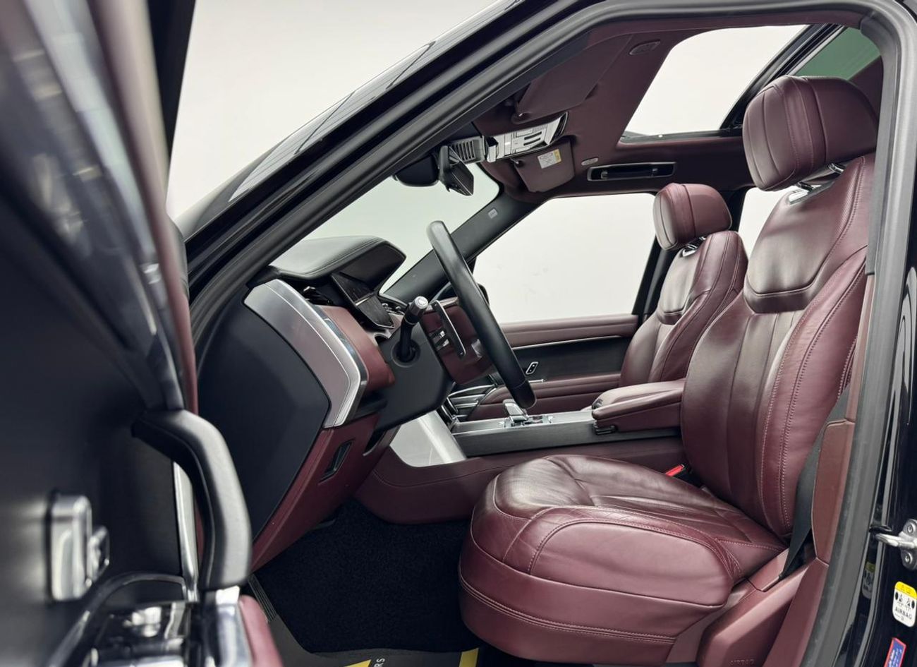 Land Rover Range Rover 2022 Range Rover Vogue P530 HSE, 2027 Range Rover Warranty, Range Rover Service History, GCC