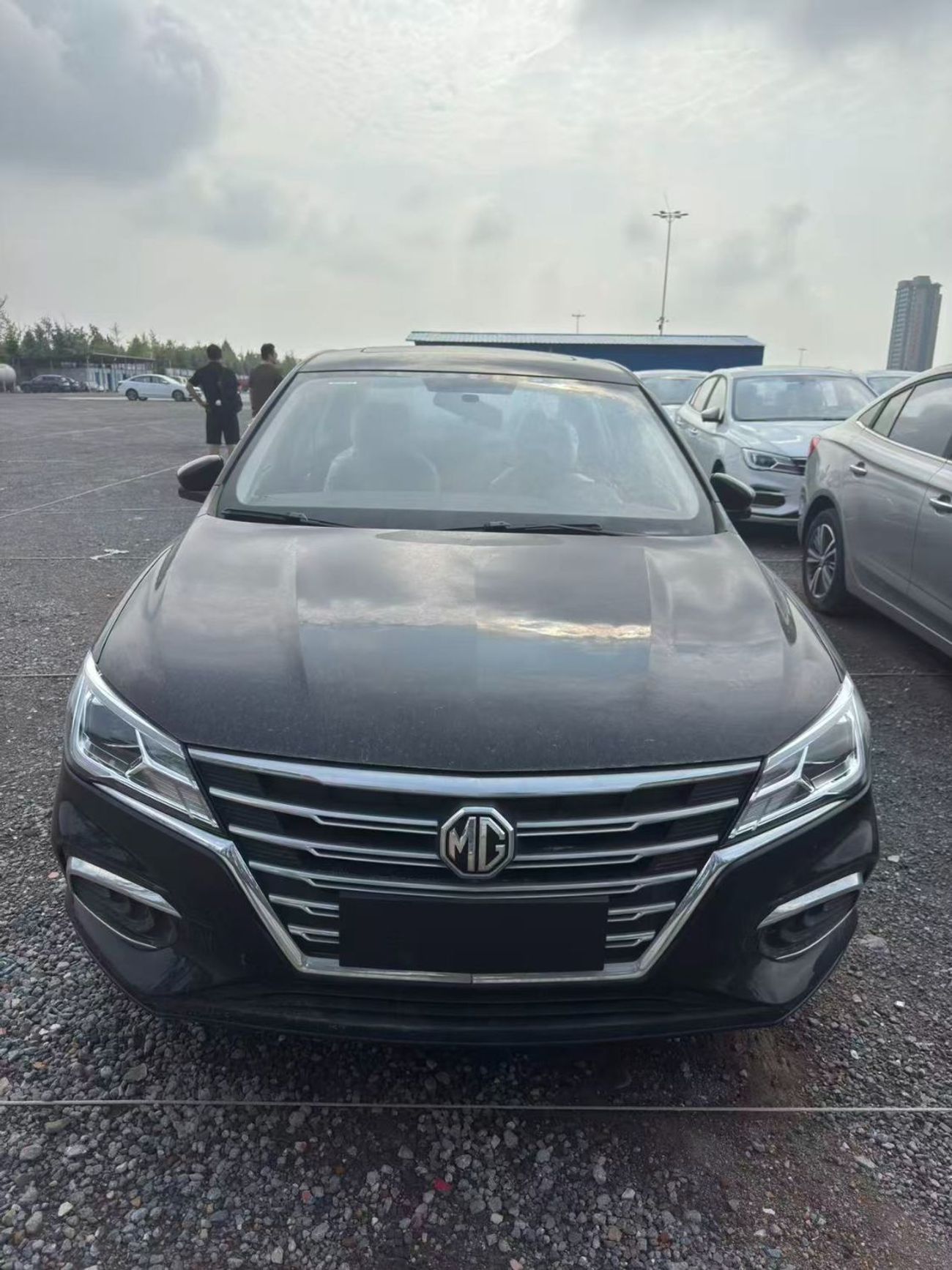 MG 5 DELUXE 1.5L A/T 2024 Full-option with sunroof Black | Export or Wholesale