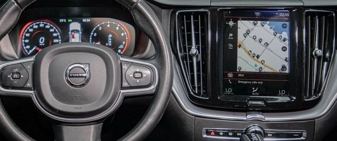 فولفو XC 60 T5 Momentum 2.0L AWD