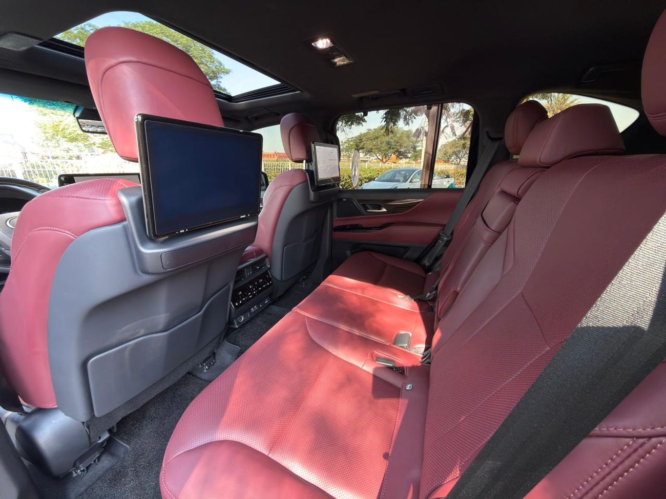 لكزس LX 600 Signature 3.5L ( CYL)