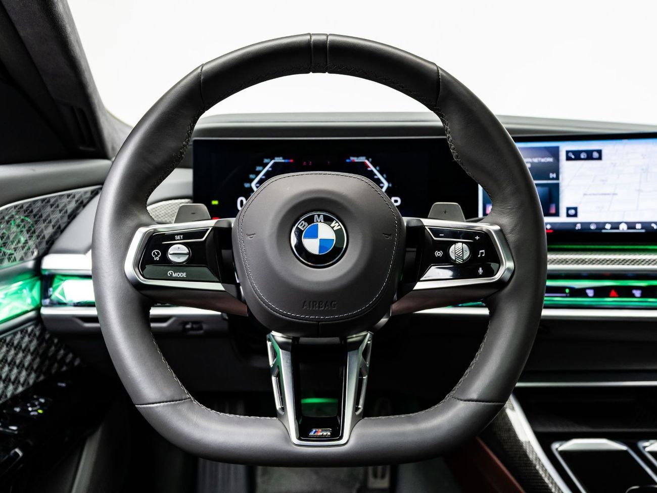 بي أم دبليو 760Li 2024 BMW 760Li, 4.4 V8, 4WD, 536bhp, 8 Speed Automatic