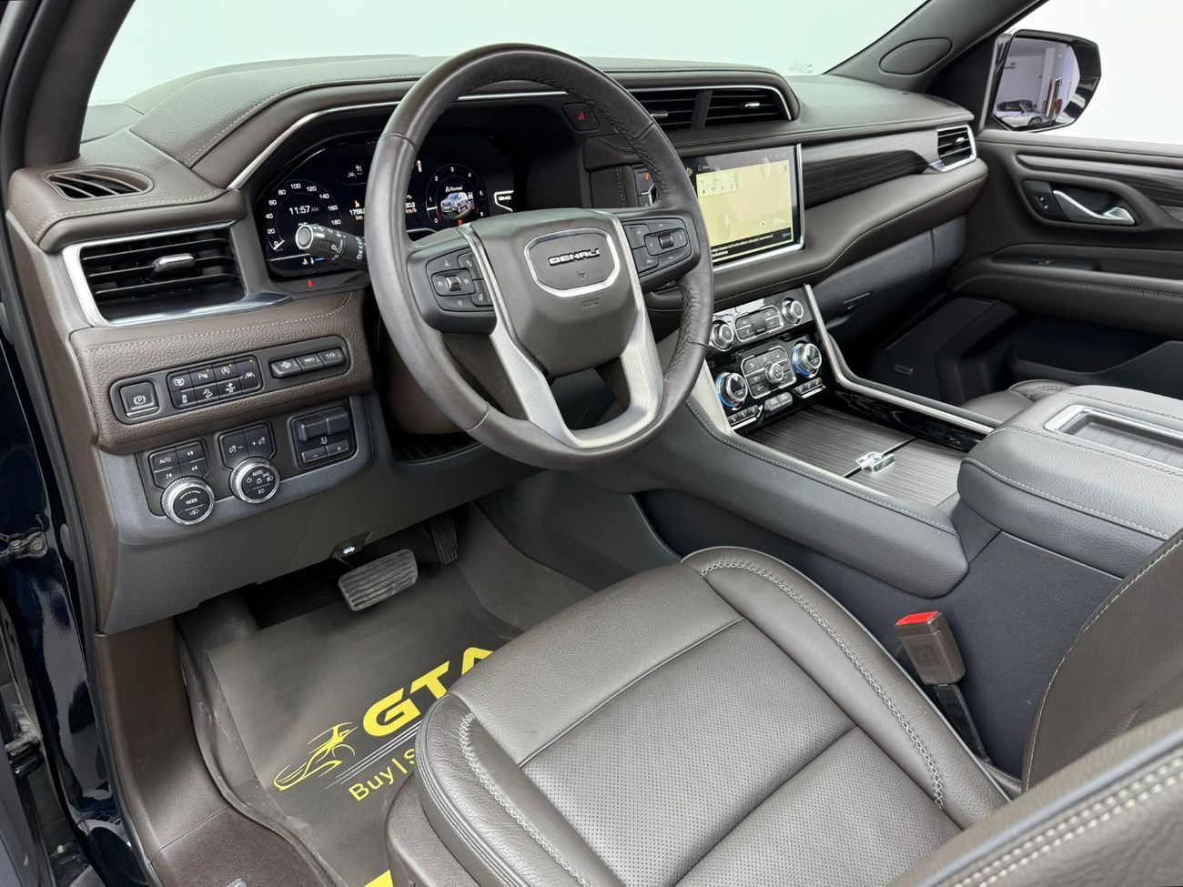 GMC Yukon 6.2 V8 Denali (AWD) 2023 GMC Yukon Denali, 2028 GMC Warranty + Service Pack, Very Low Km, 8 Seater,